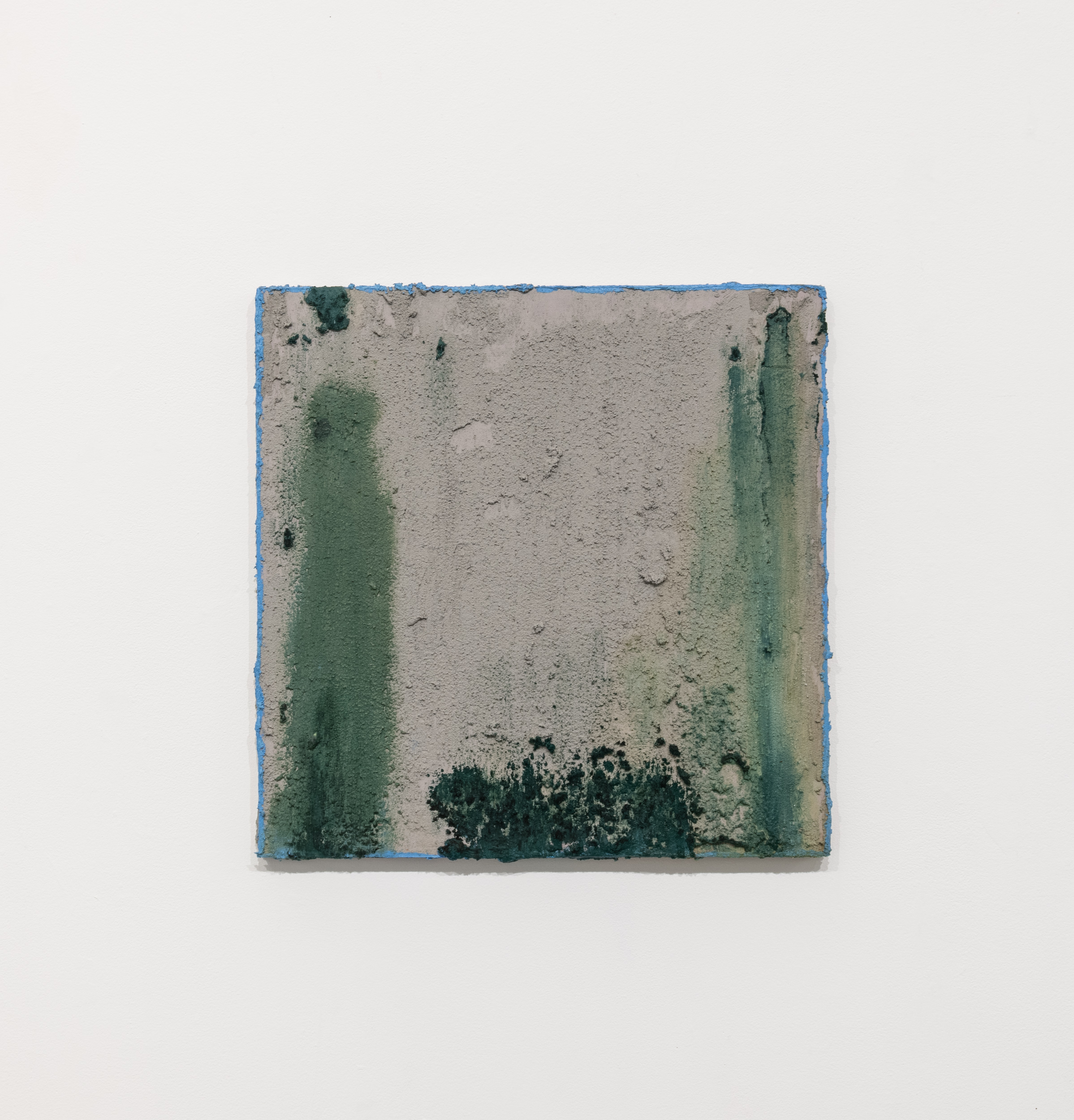 23.6 x 23.6 in (60x60cms) square with concrete 
