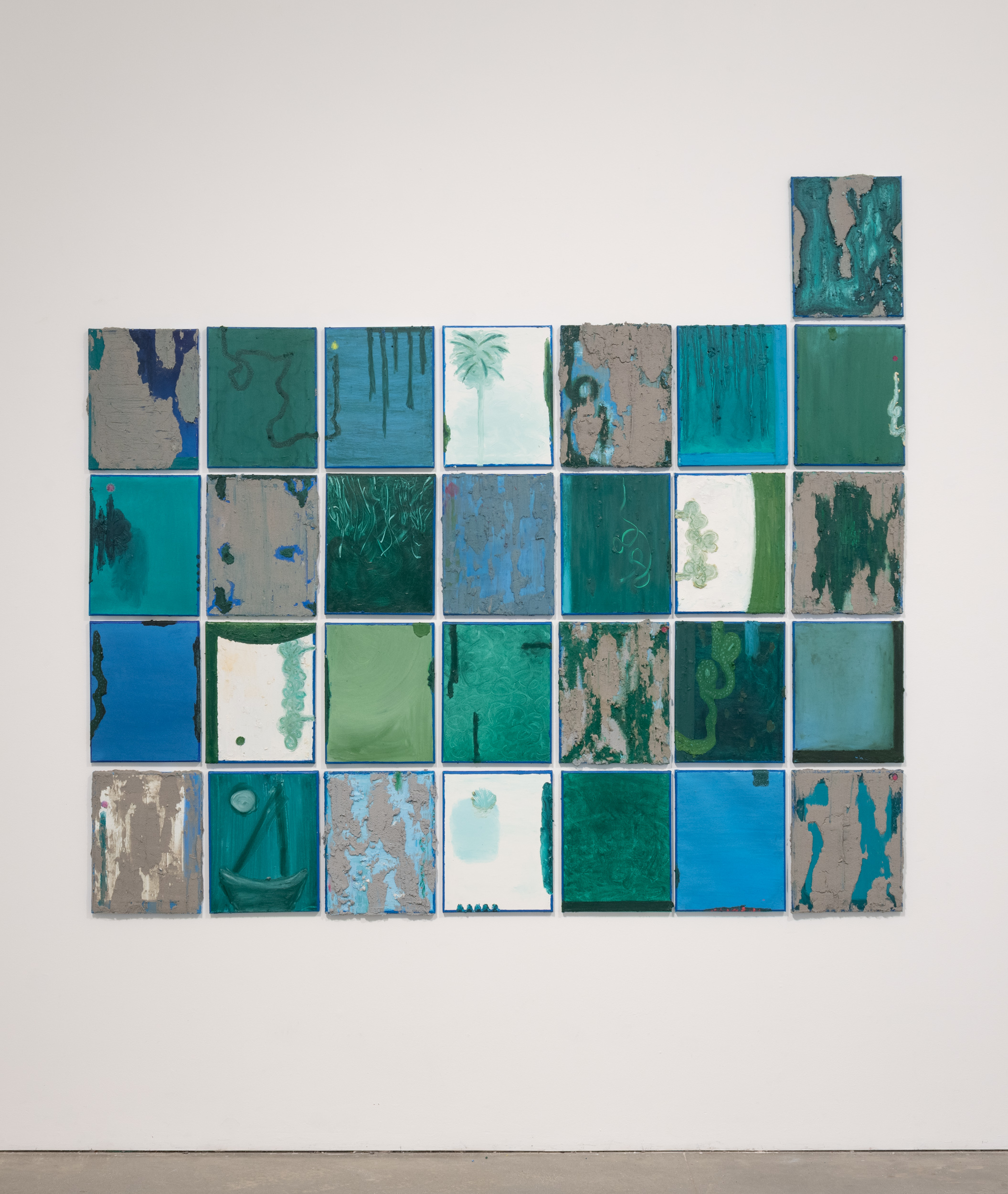 Overall green shaped canvas with 29 fragments. 
83 x 74 in (211 x 188 cms) -- 29 elements; each 14 x 11 in (35.5 x 28 cms)
